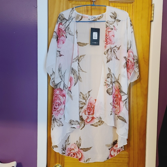 New fashion nova floral kimono - Picture 8 of 12